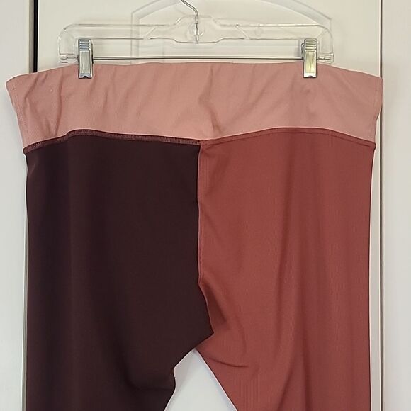 Nike One Luxe Two Tone Mid-Rise Ribbed Leggings in Canyon Rust/Clear Size 2X - Picture 7 of 11